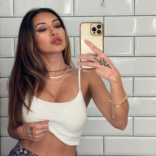 Daniella t.