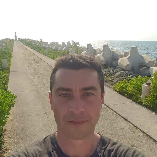 Nicolas m.