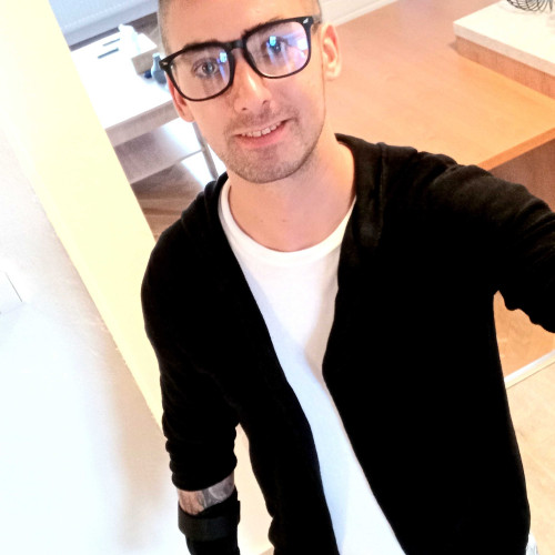 Tomas Z.