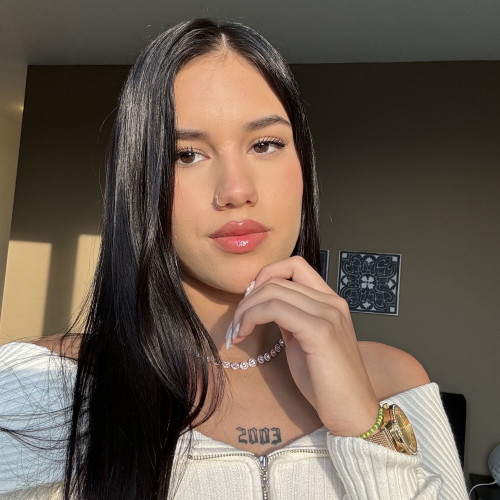 gleymi b.
