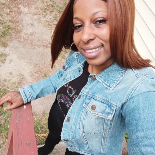 Tia L.
