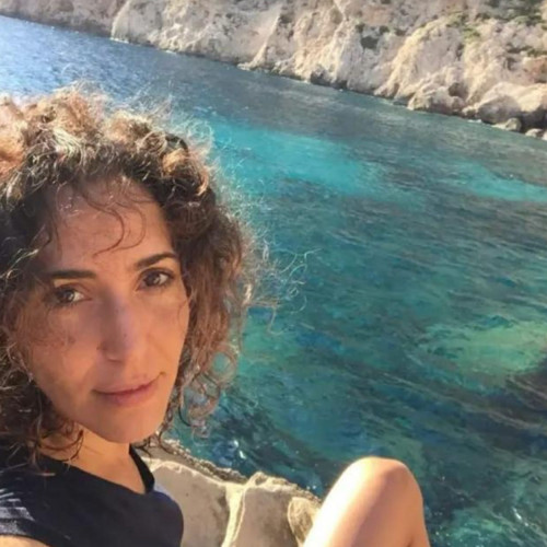 María V.