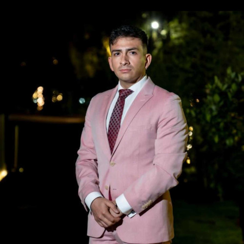 Luis V.