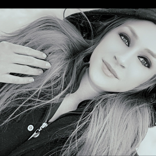 Nicole f.
