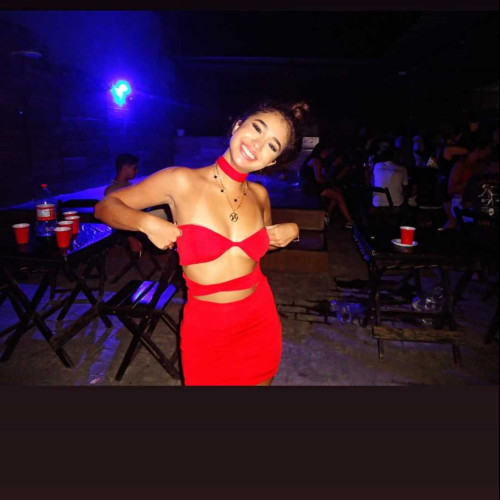 mia r.