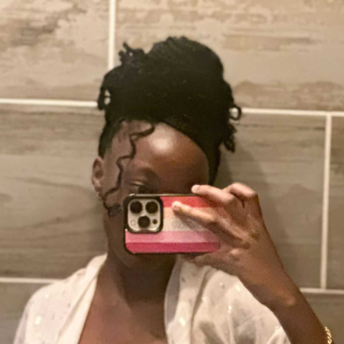 Chantelle M.