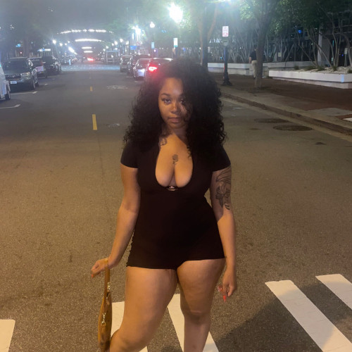 Niya C.