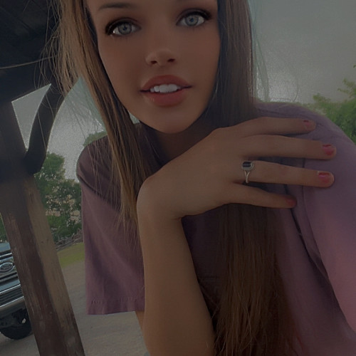 Lynlee B.