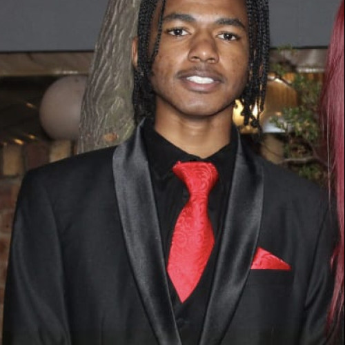 Luis K.