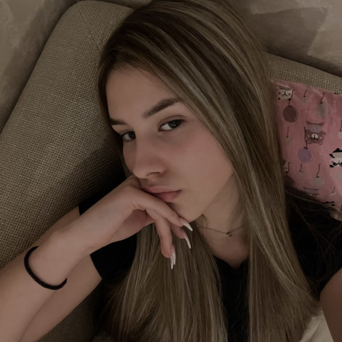 Luna L.