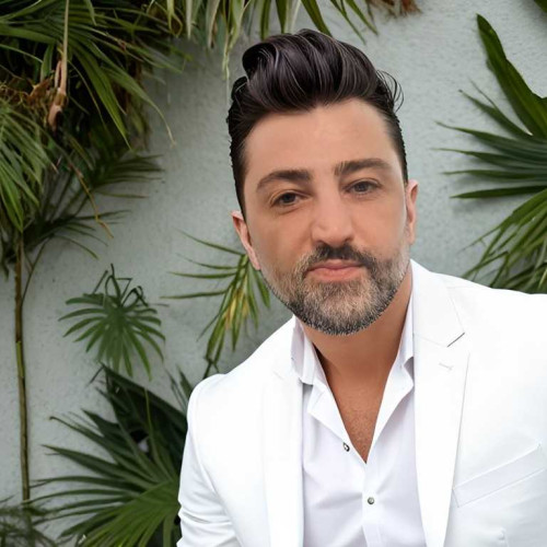 Oezguer B.