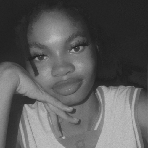 Tia M.