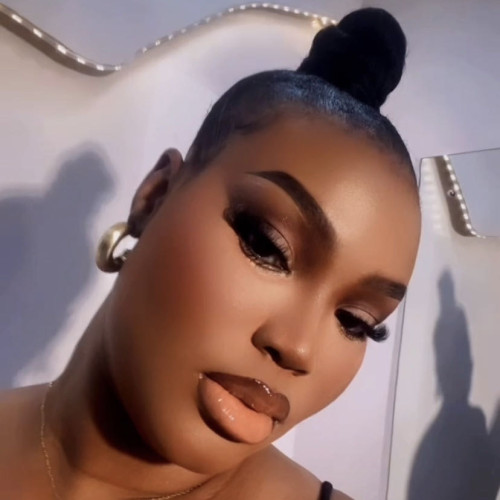 Naomi K.